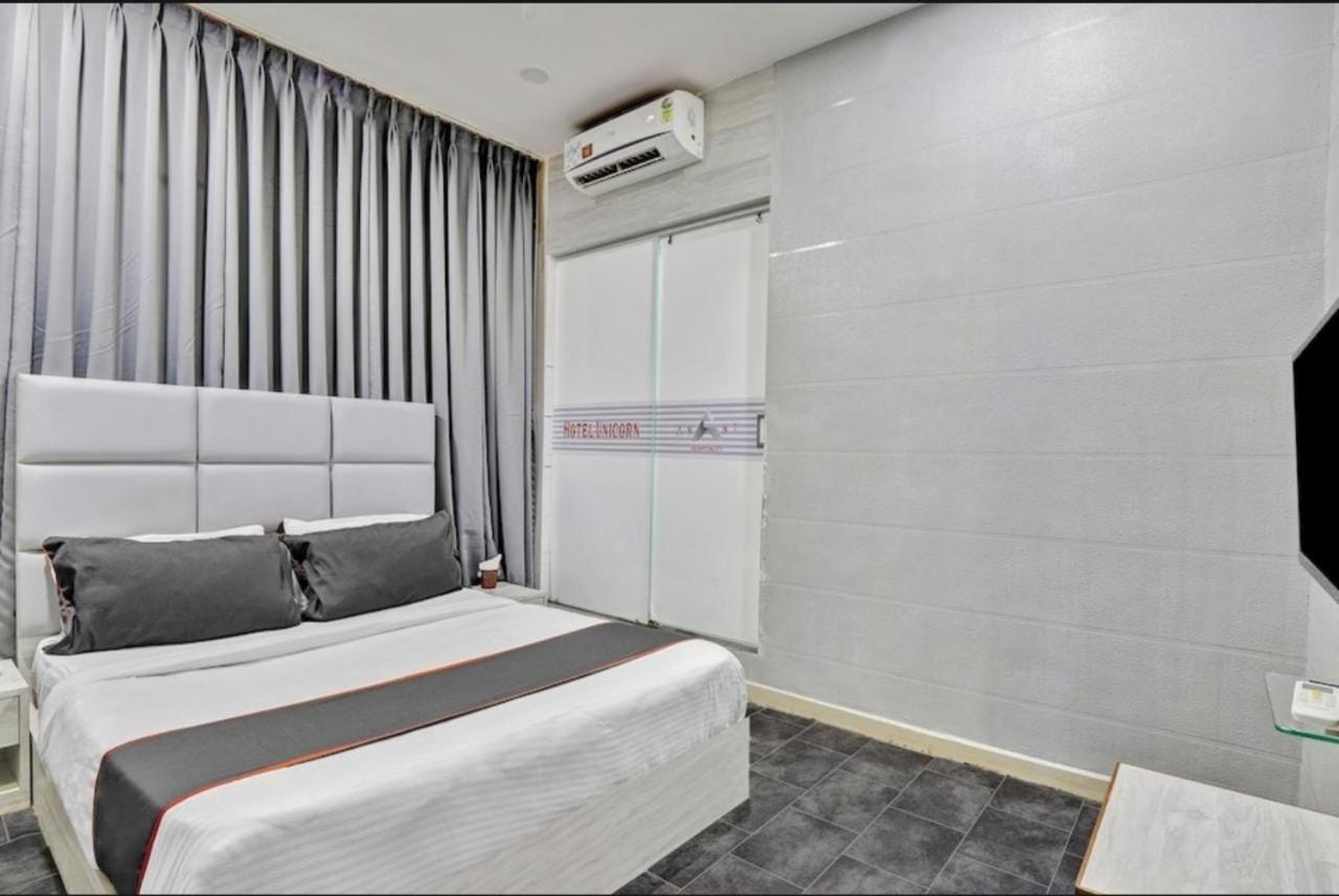 Hotel Unicorn, Surat Exterior photo
