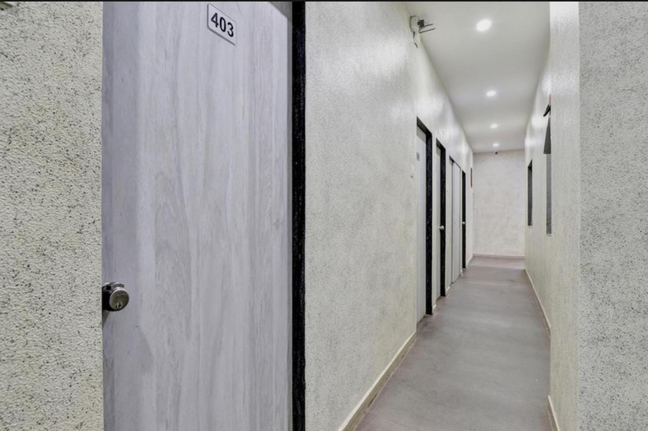 Hotel Unicorn, Surat Exterior photo